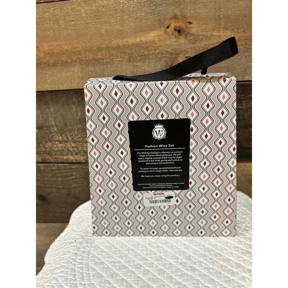 Wild Eye Design Fashion Wine 3 Piece Set, 1 Opener and 2 Stoppers NEW